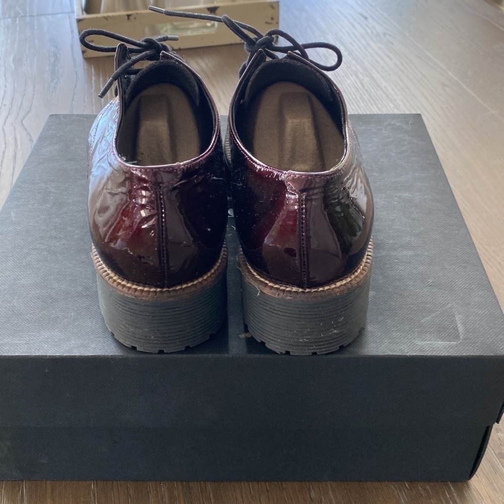 Shelly’s London shoe - Picture 3 of 6